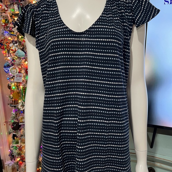 LOFT Tops - LOFT Black and White Ruffled Cap Sleeve Blouse #DD